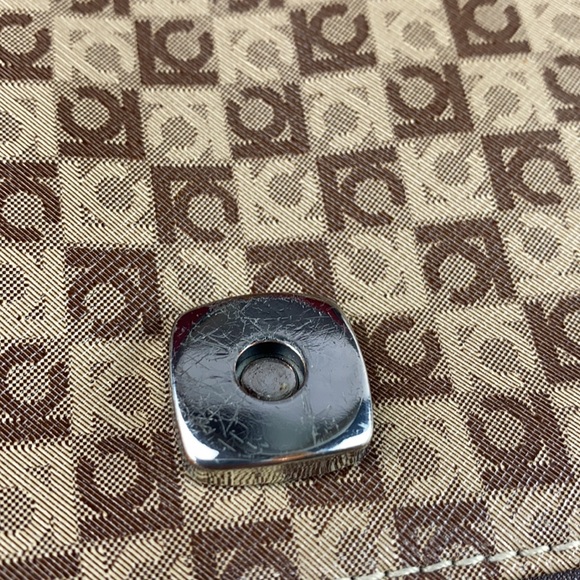 LIZ CLAIBORNE Brown/Tan Vinyl Crossbody/Clutch Bag - Picture 17 of 17